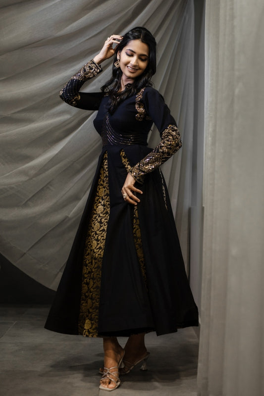 BRIDESMAID GOWN IN GOLD & BLACK