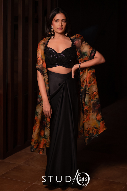 DESIGNER DRAPE SET IN BLACK